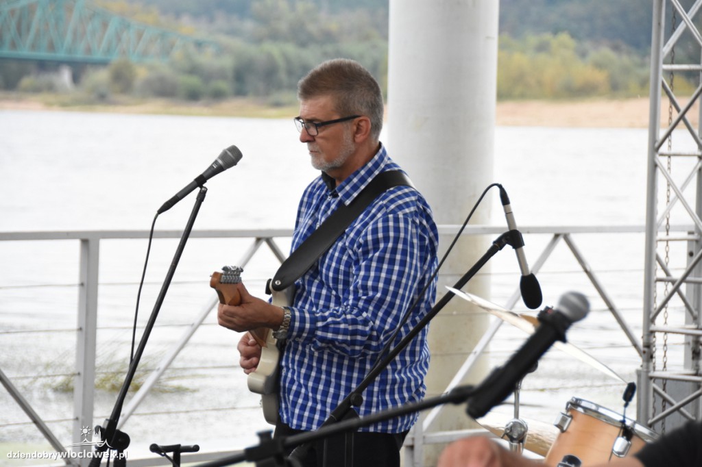 Cristal Band na pływającej scenie