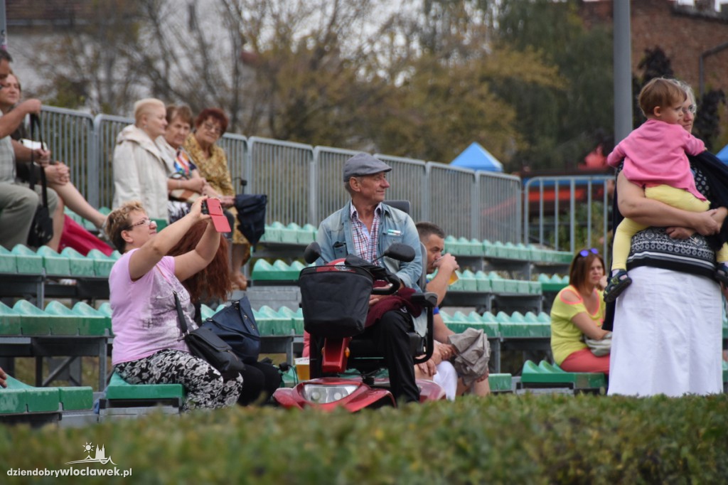 Cristal Band na pływającej scenie