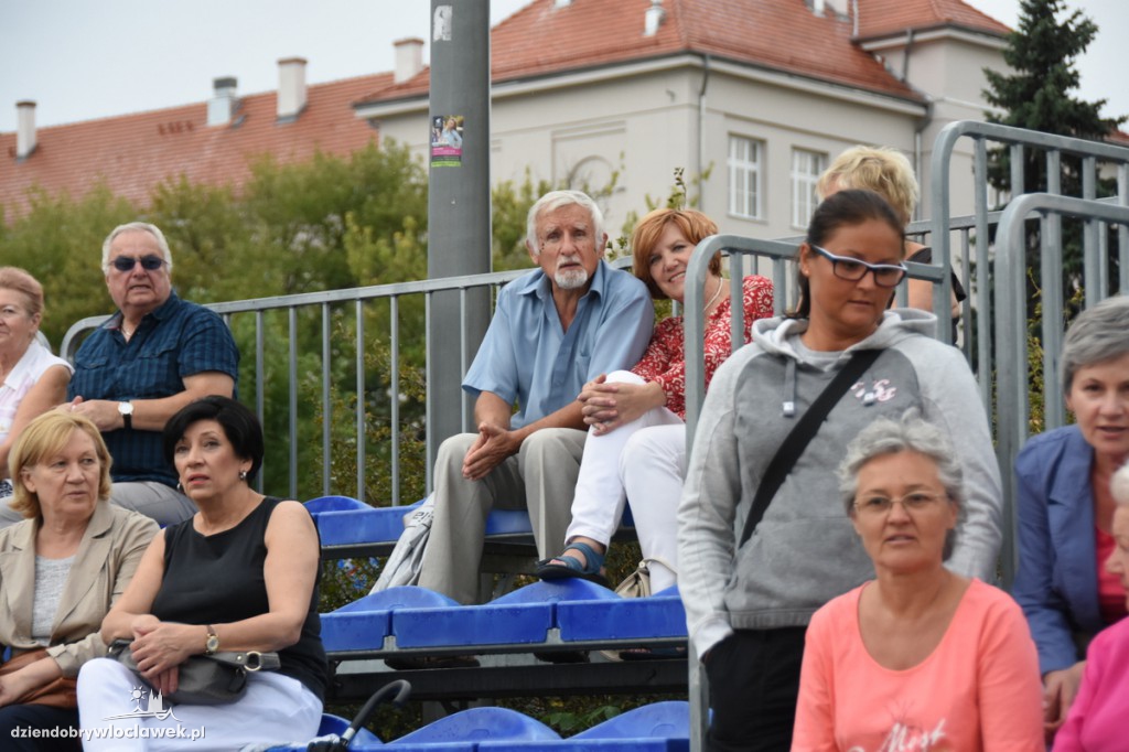 Cristal Band na pływającej scenie