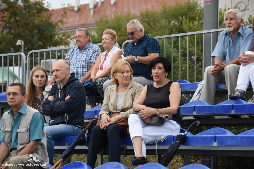 Cristal Band na pływającej scenie