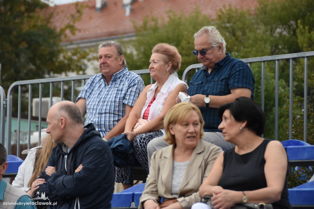 Cristal Band na pływającej scenie