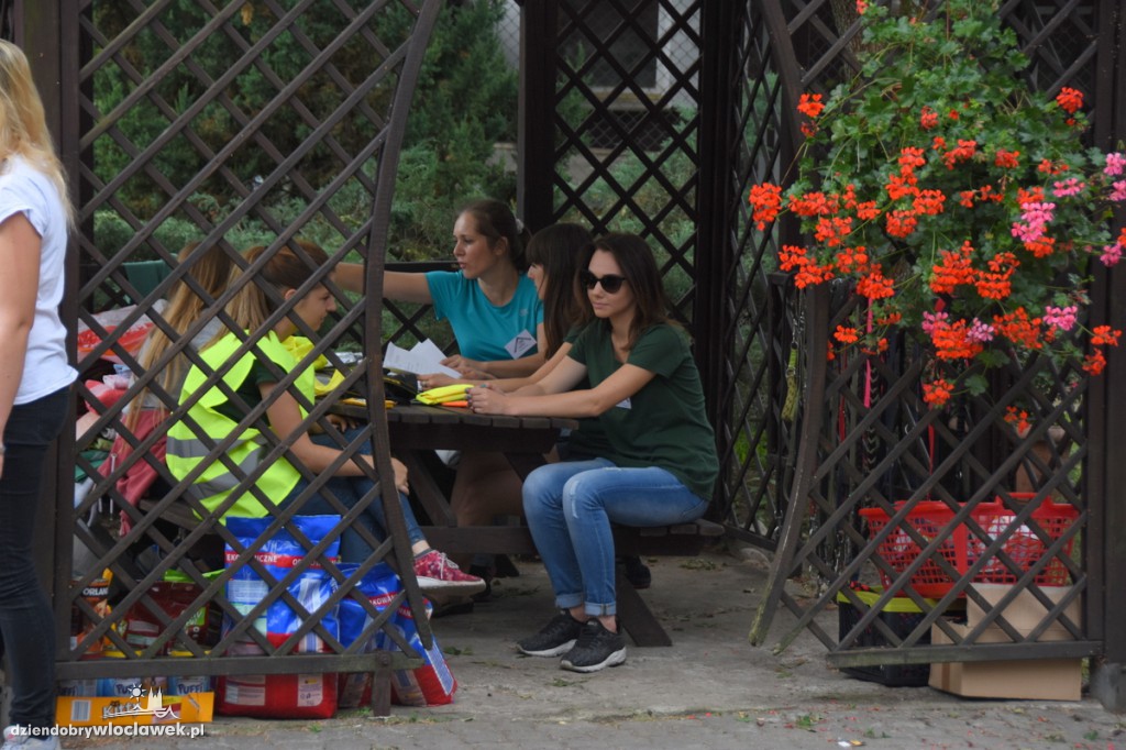 Bieg na sześć łap w schronisku