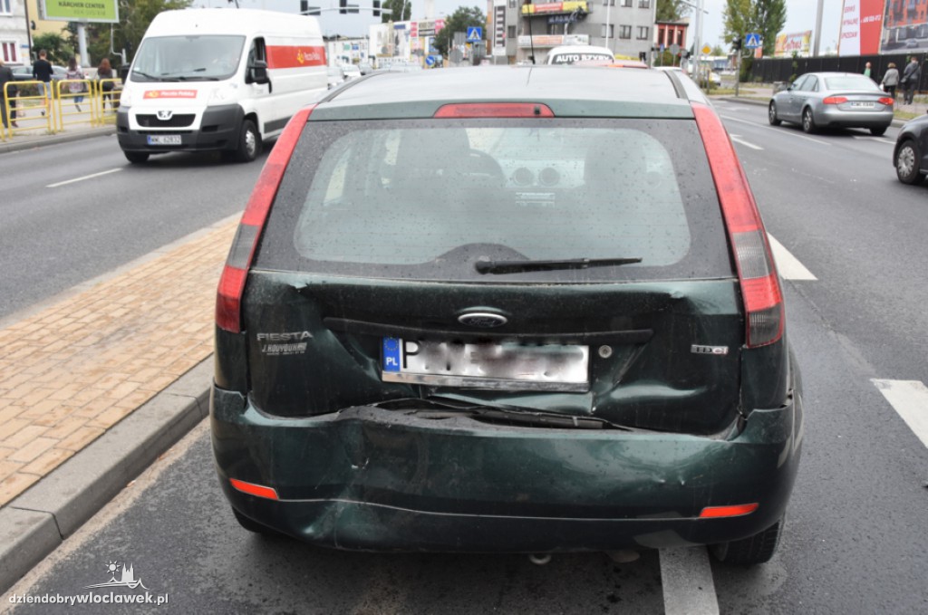 Karambol 4 aut na ulicy Okrzei