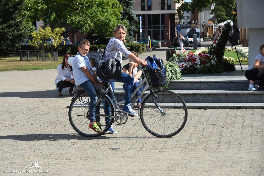 Impreza plenerowa na placu Wolności
