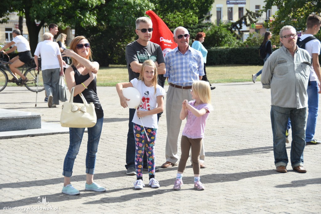 Impreza plenerowa na placu Wolności