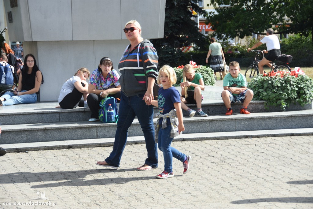 Impreza plenerowa na placu Wolności