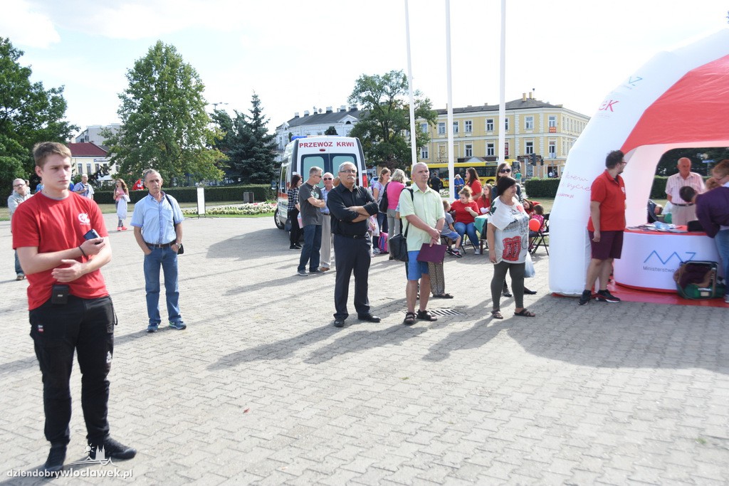 Impreza plenerowa na placu Wolności