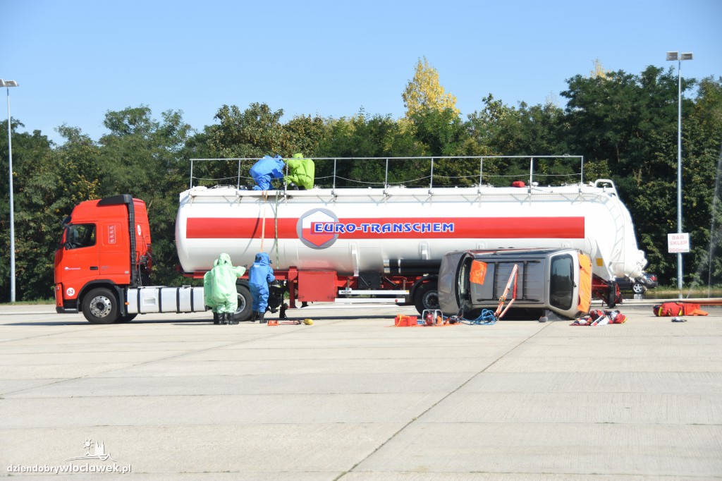 Zderzenie samochodu z cysterną