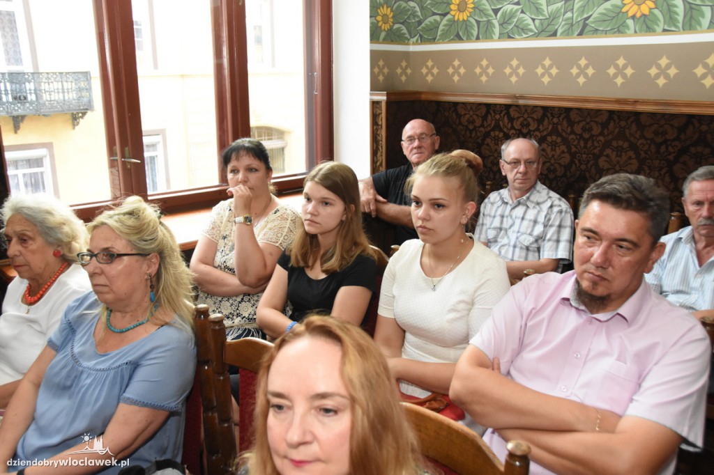 Szalom w Sekretnym Ogrodzie