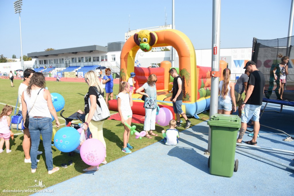 Piknik dla dzieci na stadionie