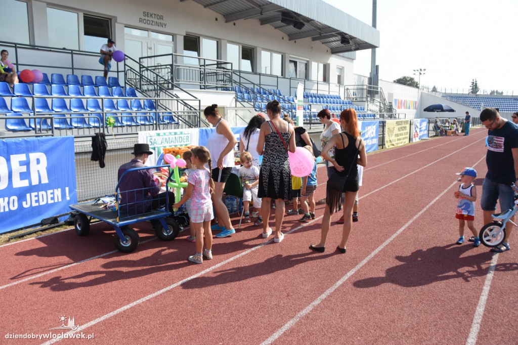 Piknik dla dzieci na stadionie