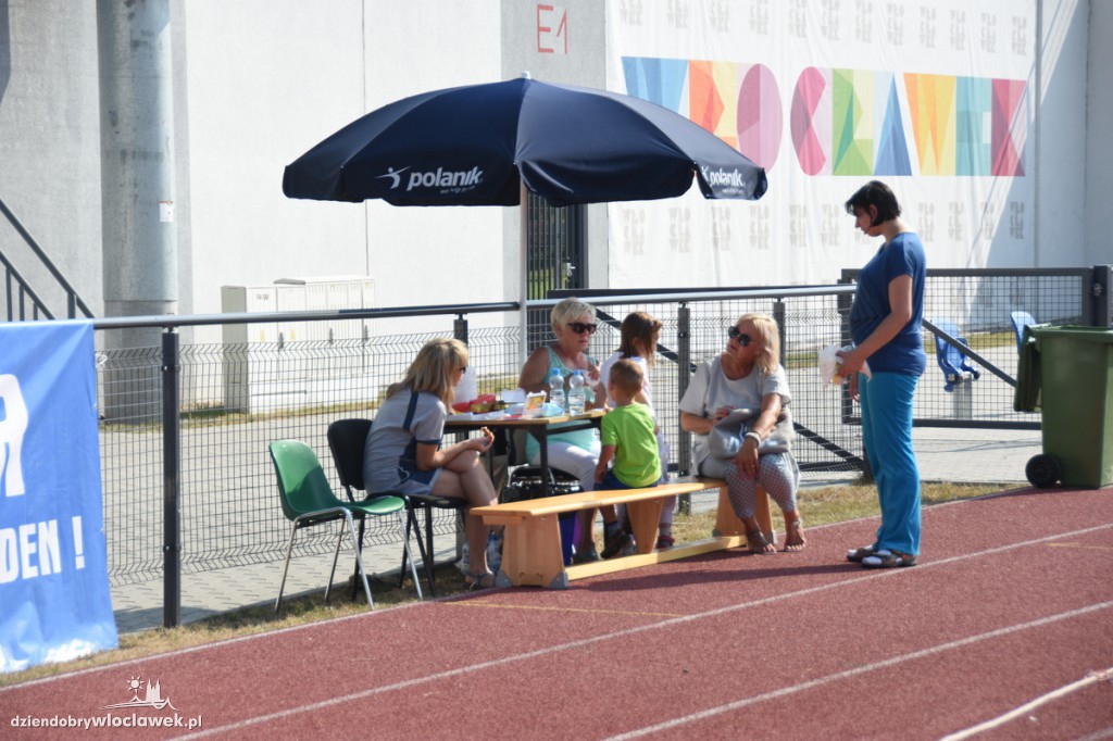 Piknik dla dzieci na stadionie