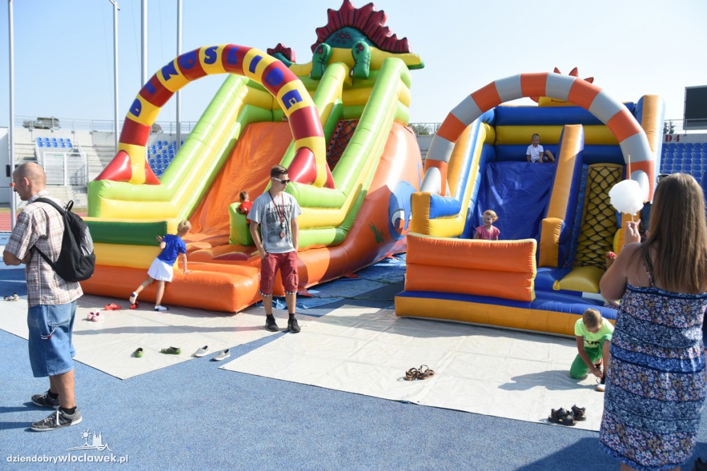Piknik dla dzieci na stadionie