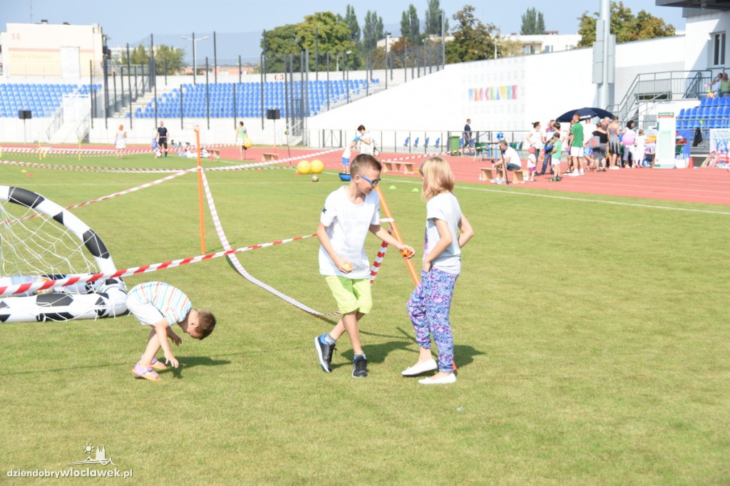 Piknik dla dzieci na stadionie