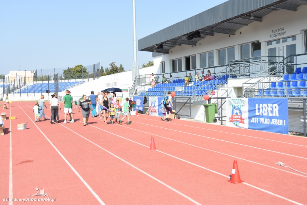 Piknik dla dzieci na stadionie