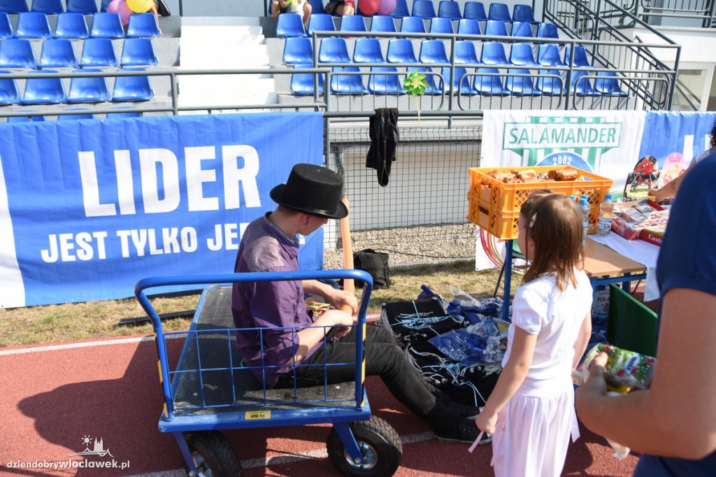 Piknik dla dzieci na stadionie