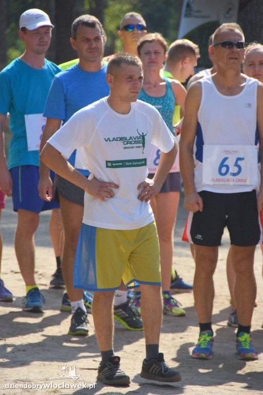 Vladislavia Cross przy jeziorze