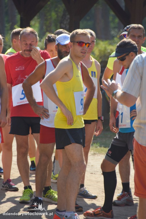 Vladislavia Cross przy jeziorze