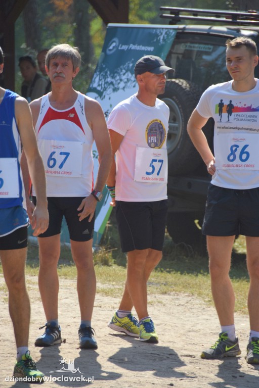 Vladislavia Cross przy jeziorze