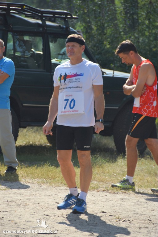 Vladislavia Cross przy jeziorze