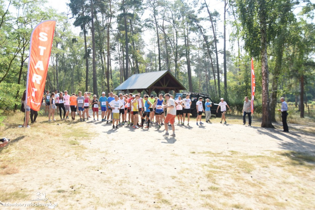Vladislavia Cross przy jeziorze
