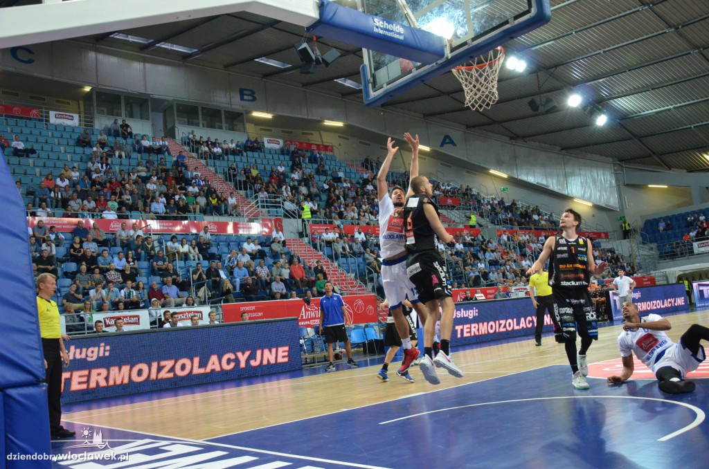 KBC 2016: Anwil - Dolphins