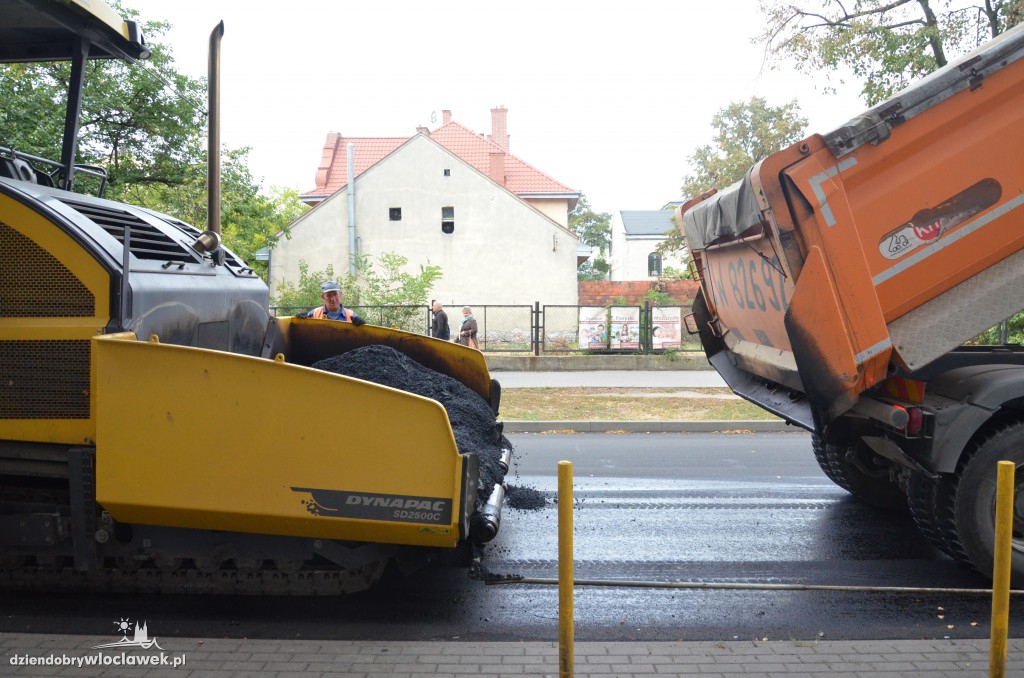Nowy asfalt na Św. Antoniego