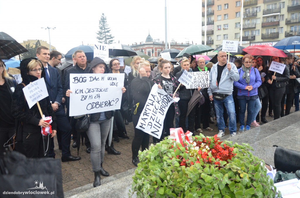 #czarnyprotest we Włocławku