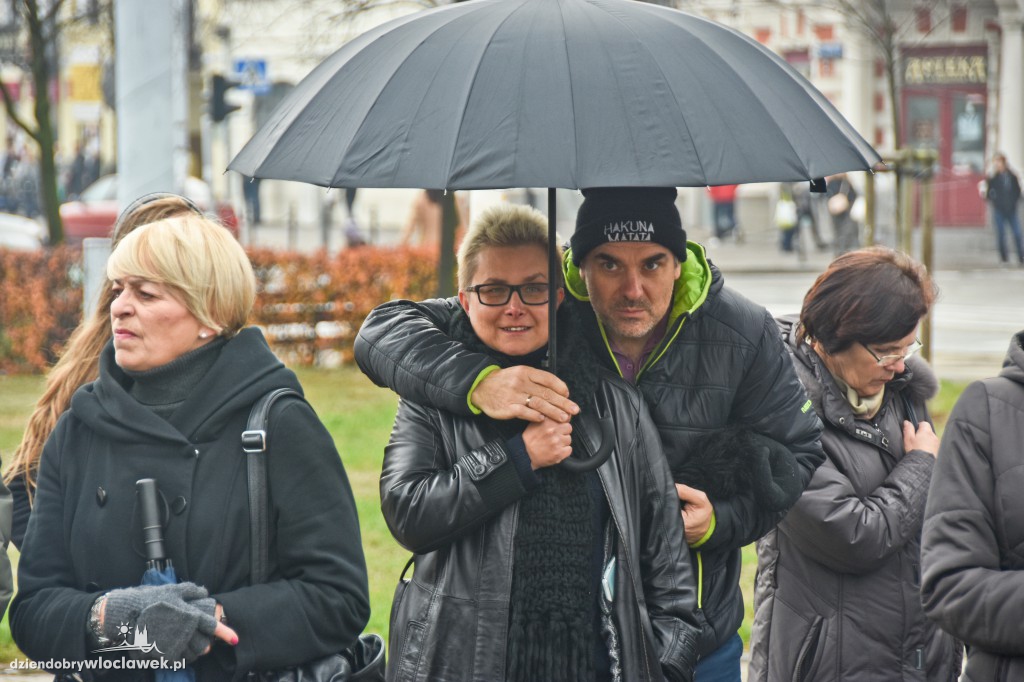 Strajk Kobiet na placu Wolności we Włocławku