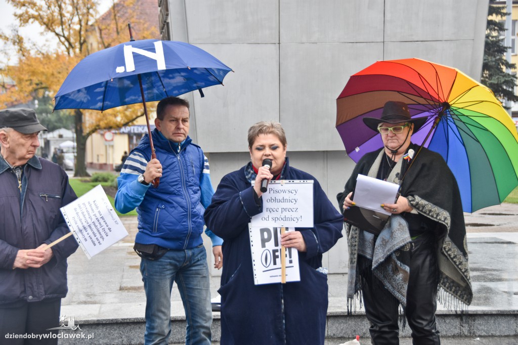 Strajk Kobiet na placu Wolności we Włocławku