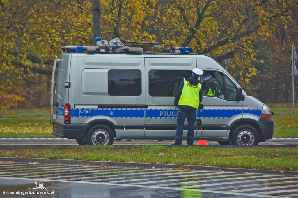 Groźna kolizja bmw i auta ciężarowego