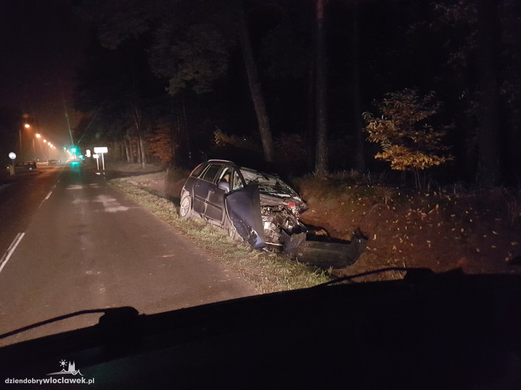 Czołowe zderzenie w pobliżu szpitala