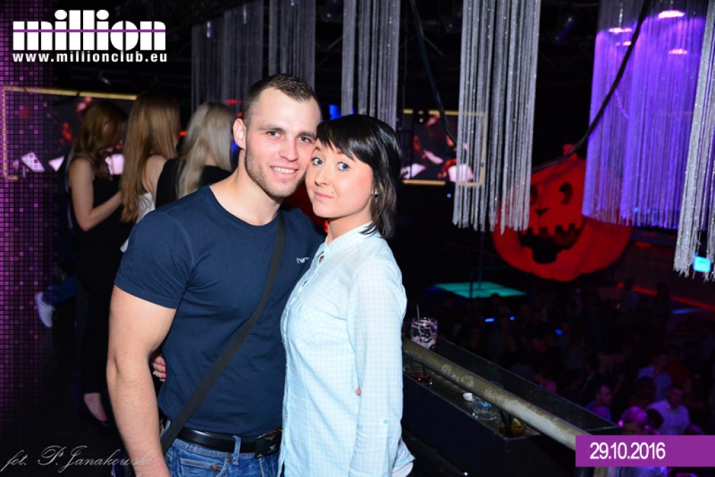 Sobotnia impreza w klubie Million