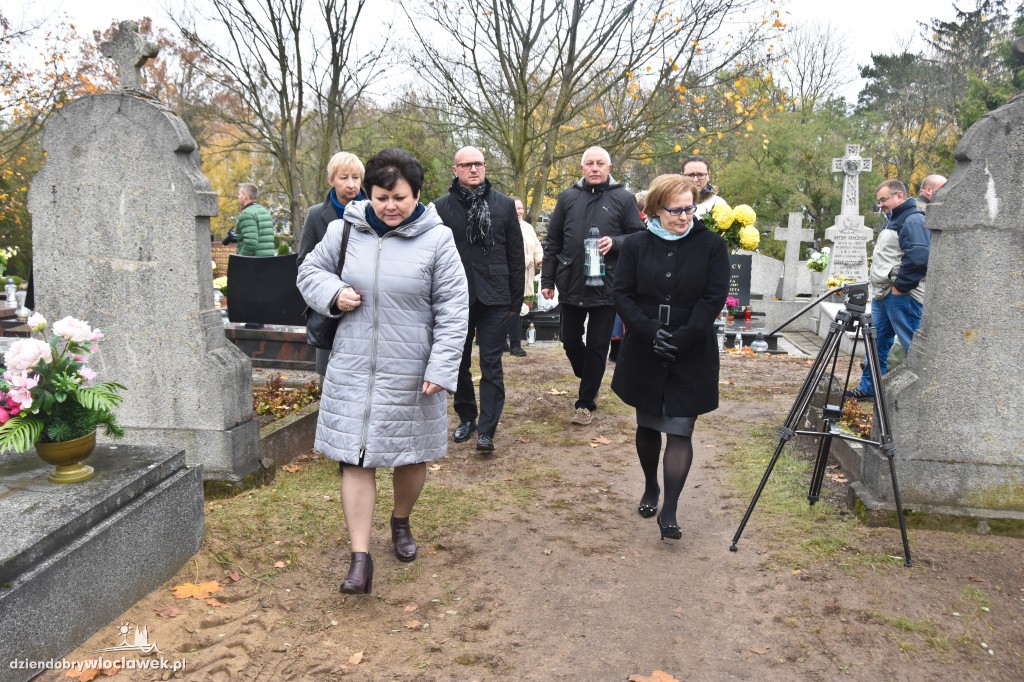 Władze miasta na cmentarzu przy Chopina