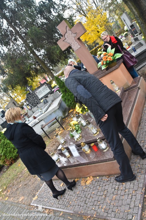 Władze miasta na cmentarzu przy Chopina