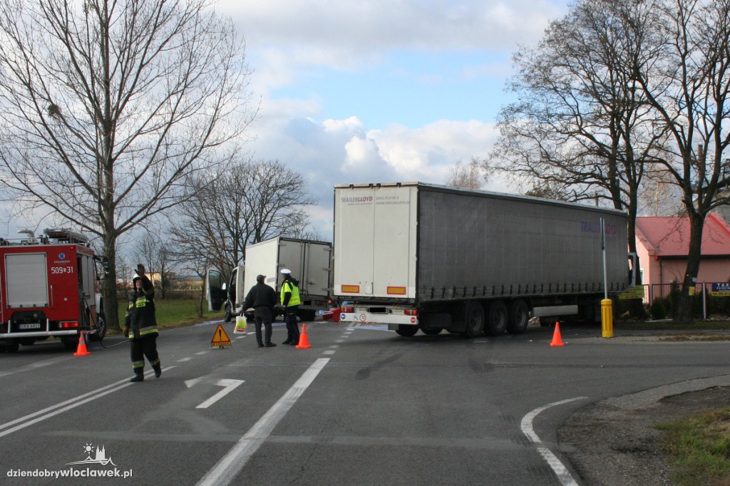 Kolizja iveco i renault na skrzyżowaniu
