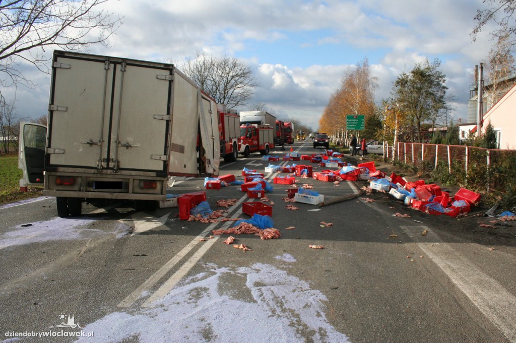 Kolizja iveco i renault na skrzyżowaniu