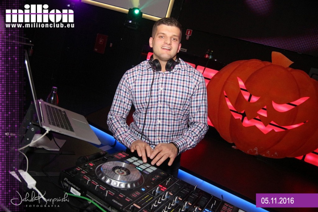 Sobotnia noc w klubie Million