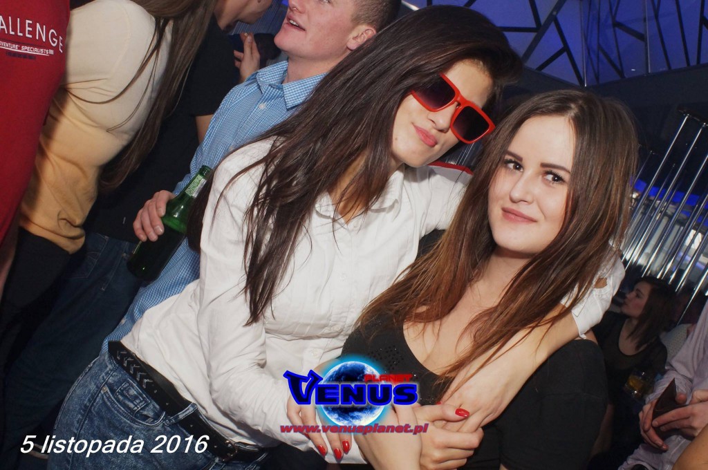 Gorąca noc w klubie Venus