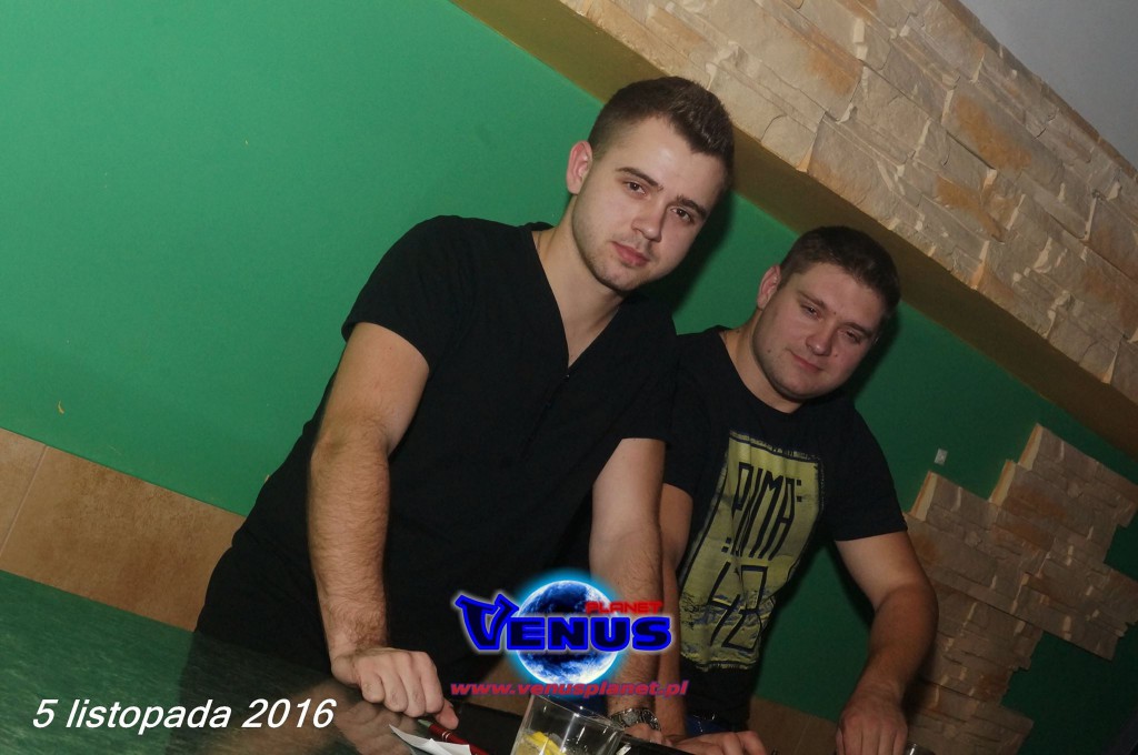 Gorąca noc w klubie Venus