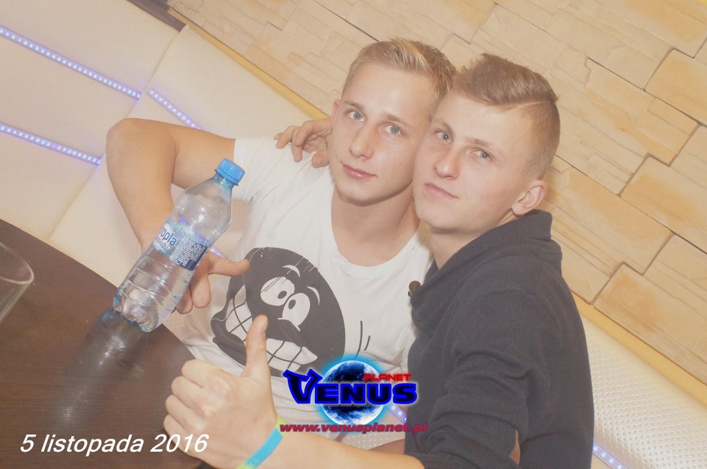 Gorąca noc w klubie Venus