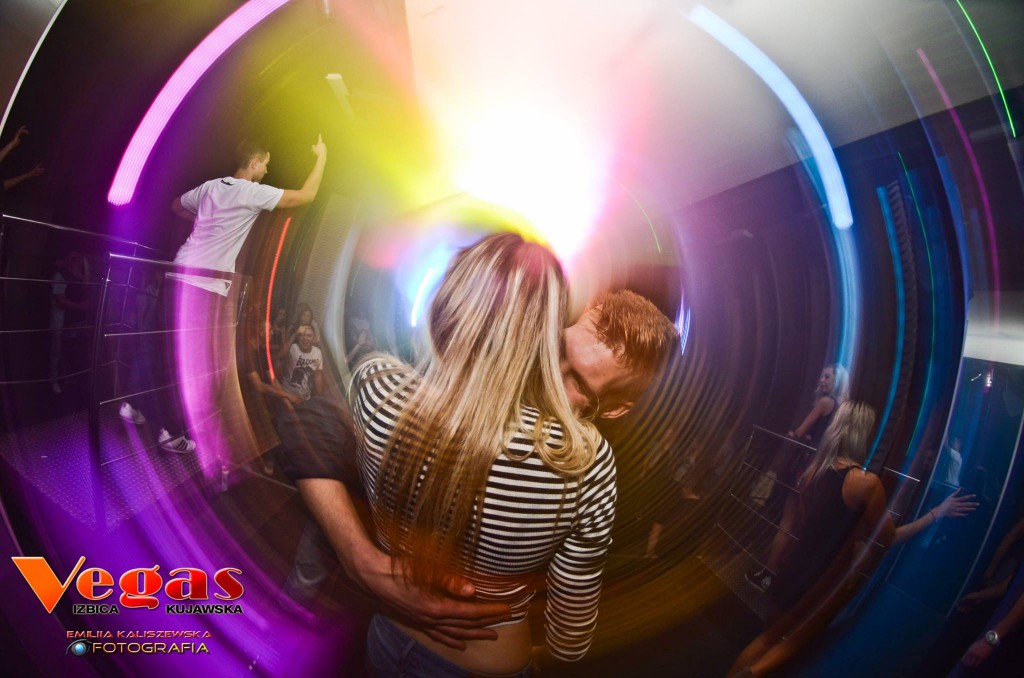 Sobotnia impreza w klubie Vegas