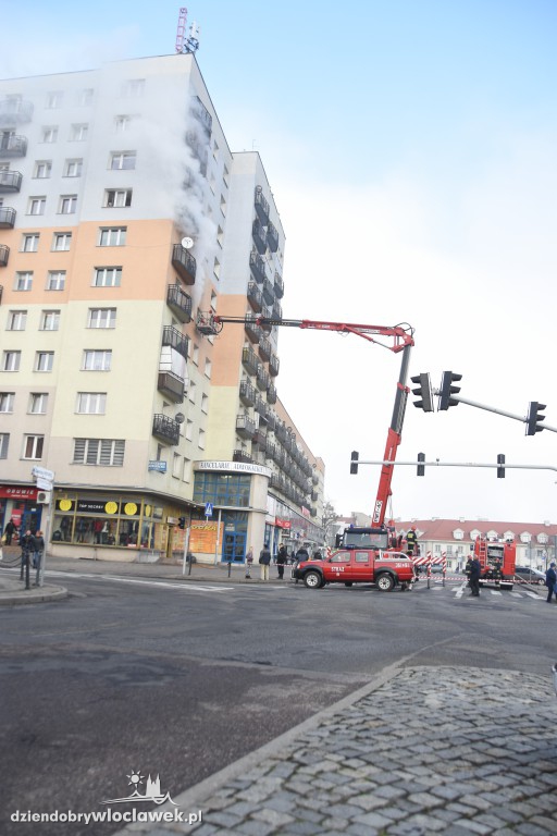 Pożar w wieżowcu na pl. Wolności