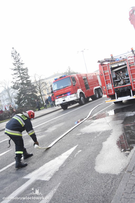 Pożar w wieżowcu na pl. Wolności
