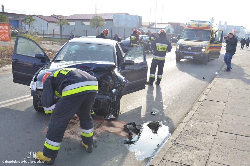 Wypadek z udziałem 3 aut na ul. Zielnej