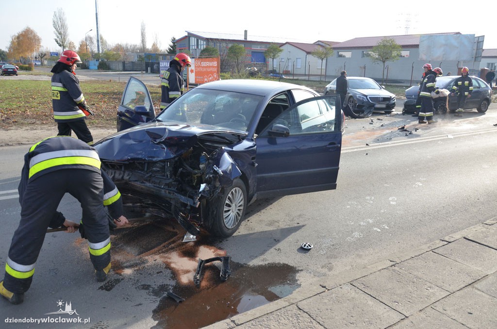 Wypadek z udziałem 3 aut na ul. Zielnej