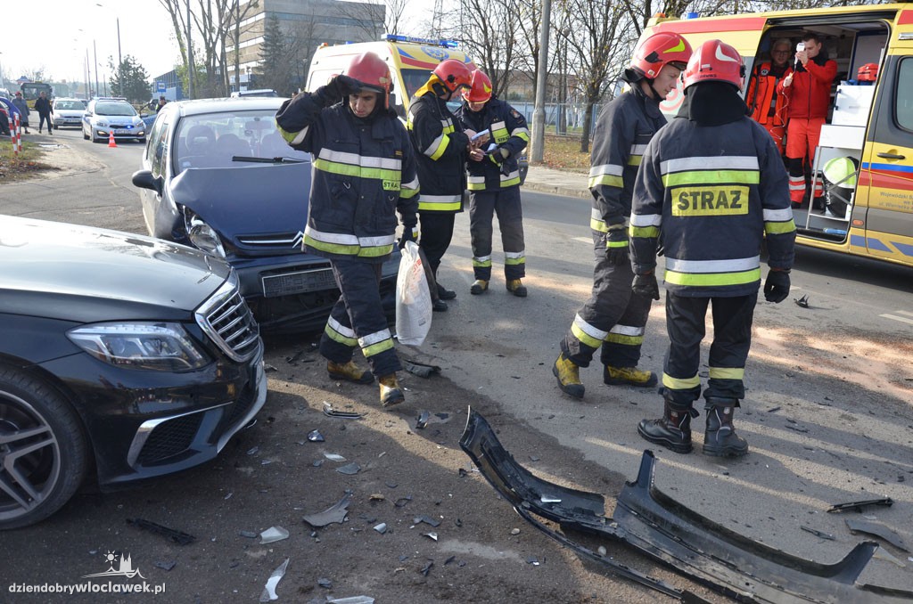 Wypadek z udziałem 3 aut na ul. Zielnej