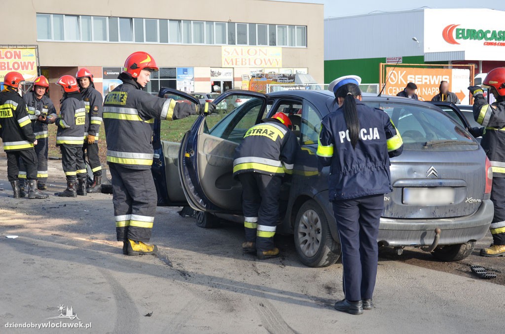 Wypadek z udziałem 3 aut na ul. Zielnej