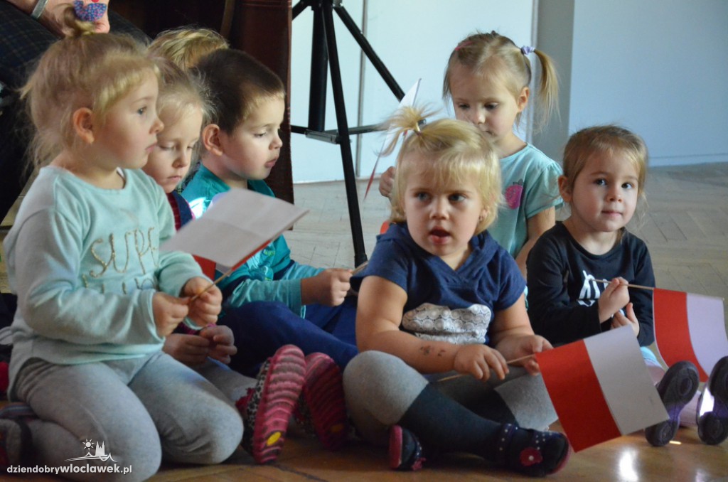 Przedszkolaki z Uroczej na 11 listopada