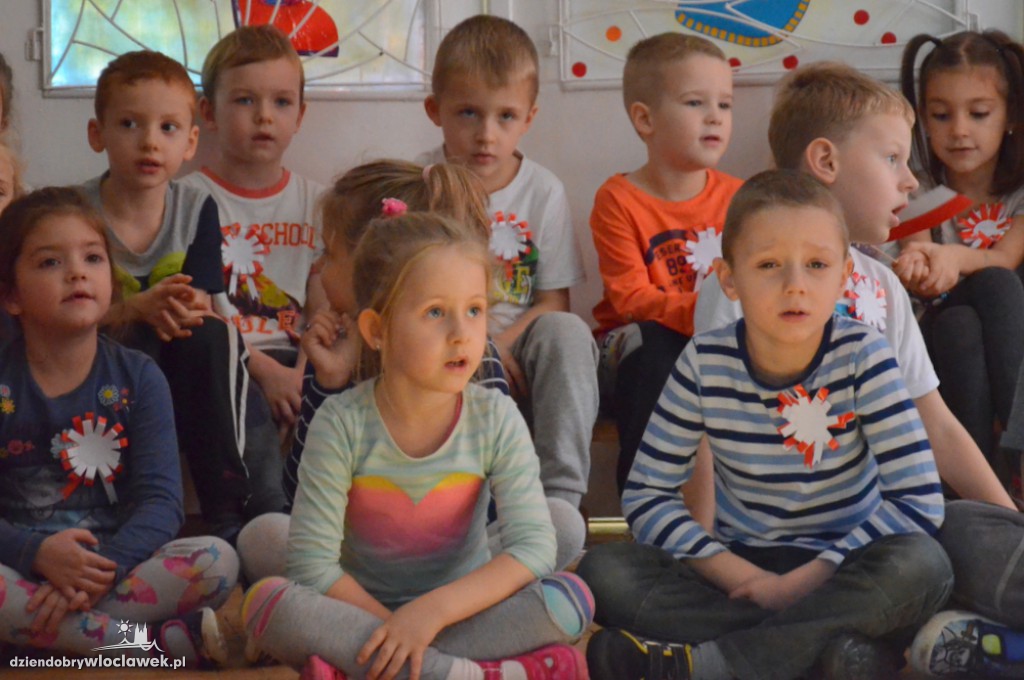 Przedszkolaki z Uroczej na 11 listopada